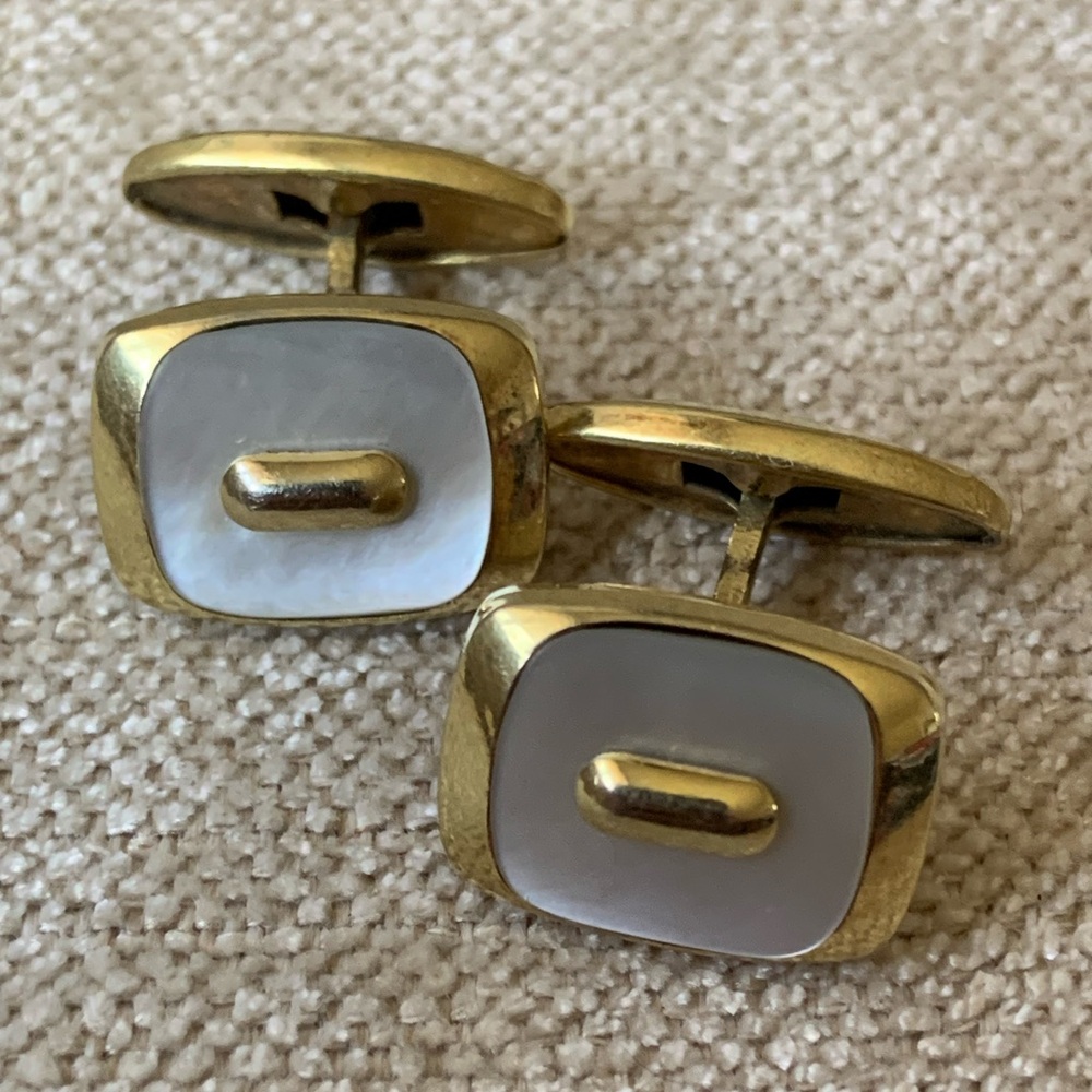 Source Unknown Gold and Cream Cuff Links